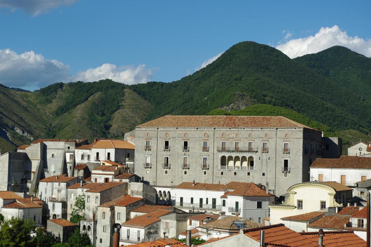 Le Due Lanterne Hotel Aieta Exterior foto