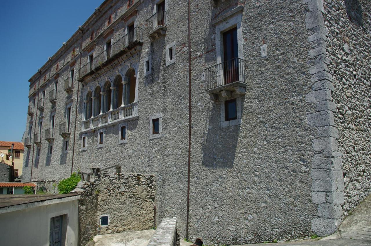 Le Due Lanterne Hotel Aieta Exterior foto
