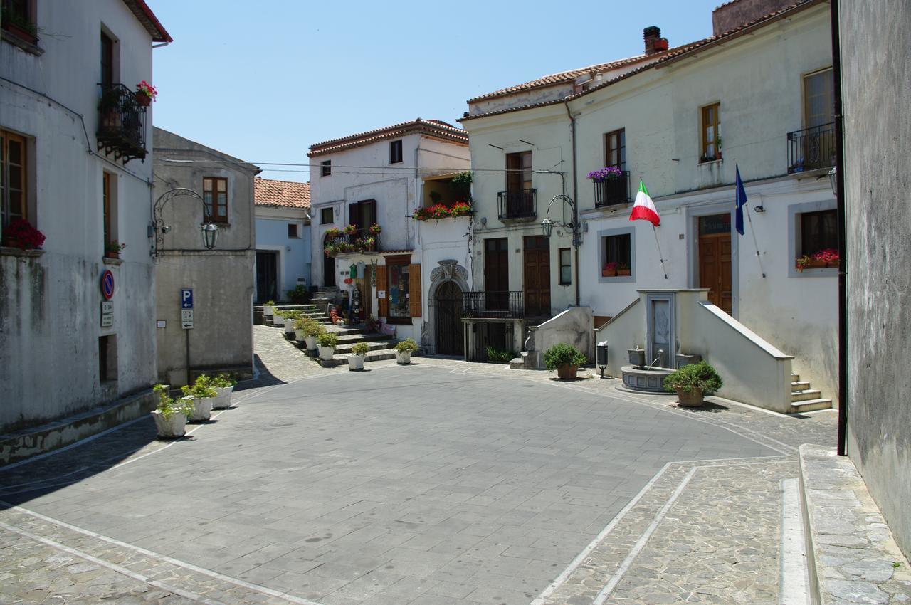 Le Due Lanterne Hotel Aieta Exterior foto
