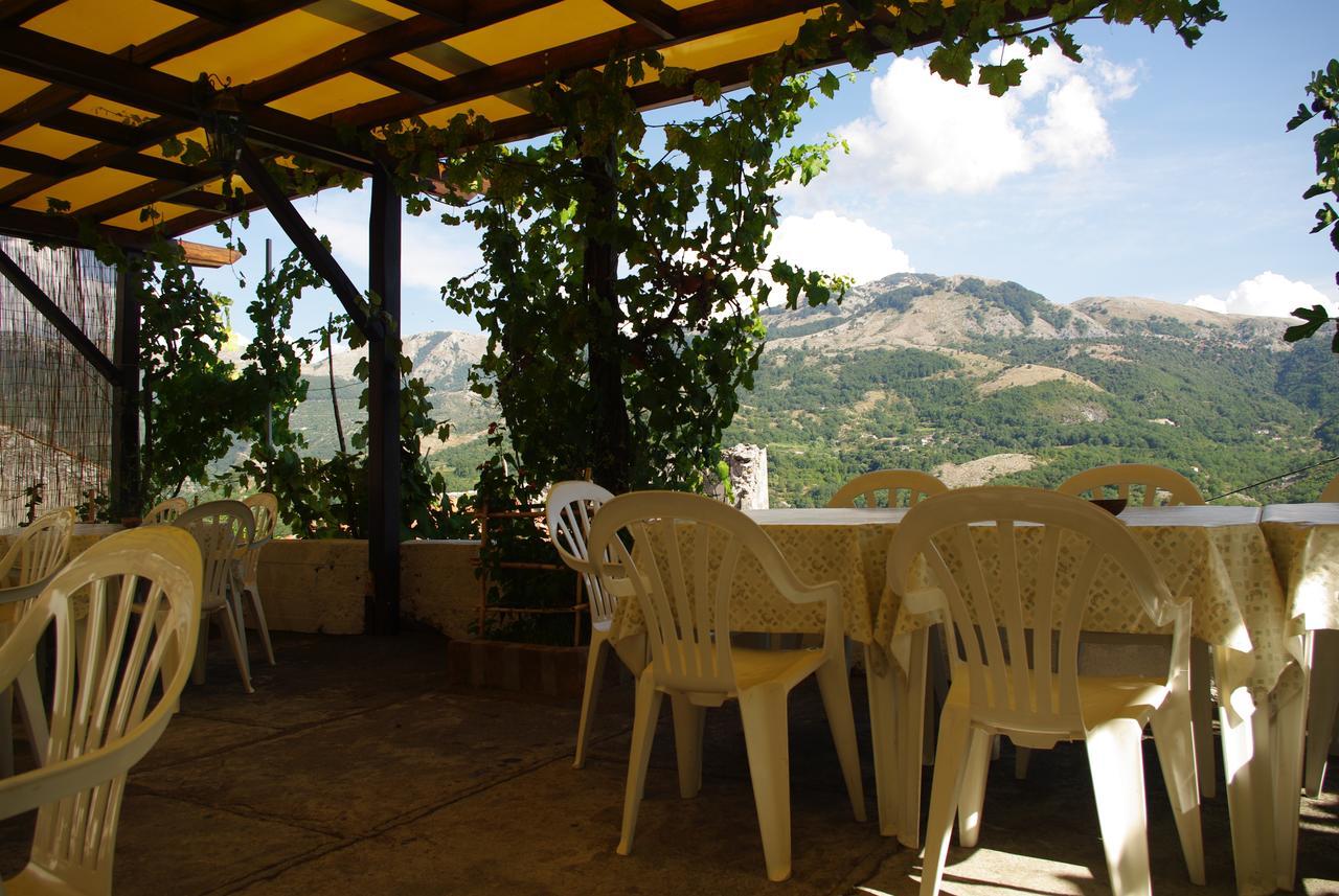Le Due Lanterne Hotel Aieta Exterior foto